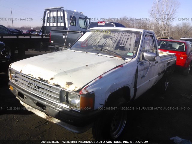 JT4RN50R6J0353719 - 1988 TOYOTA PICKUP 1/2 TON RN50 WHITE photo 2