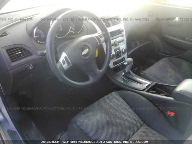 1G1ZH57B39F158372 - 2009 CHEVROLET MALIBU 1LT WHITE photo 5