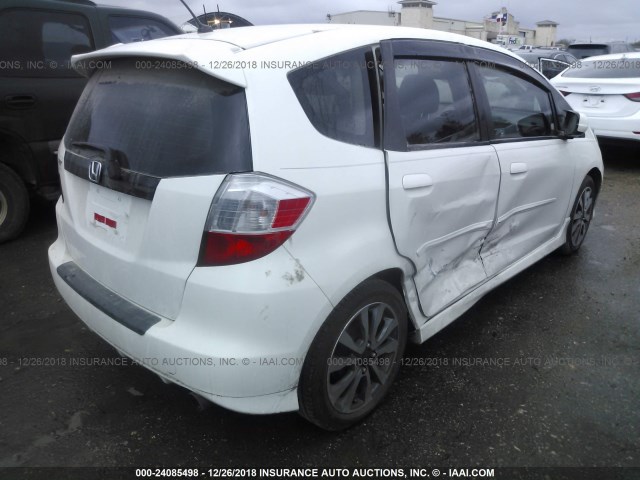 JHMGE8H6XDC003479 - 2013 HONDA FIT SPORT WHITE photo 4