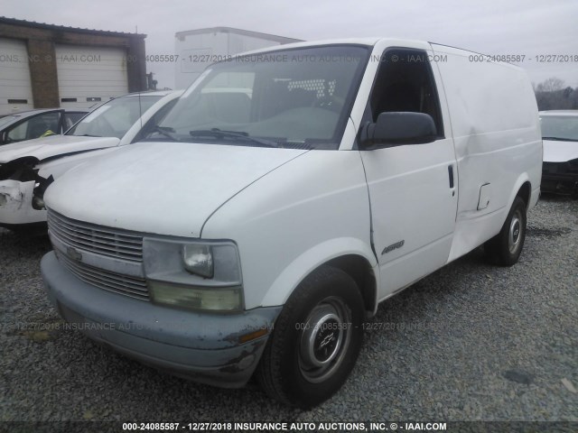 1GCDM19WXXB193792 - 1999 CHEVROLET ASTRO WHITE photo 2