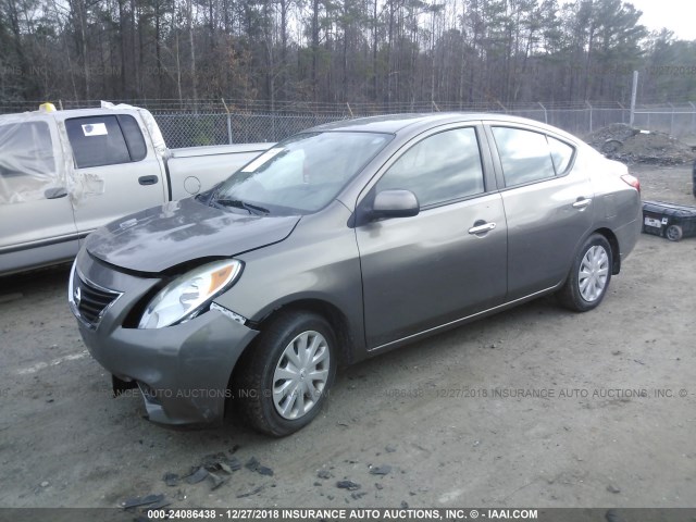 3N1CN7AP6CL864175 - 2012 NISSAN VERSA S/SV/SL ნაცრისფერი ფოტო 2