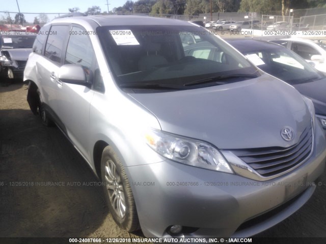 5TDYK3DC2FS674630 - 2015 TOYOTA SIENNA XLE/LIMITED GRAY photo 1