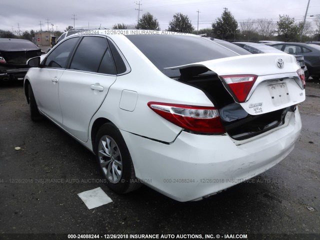 4T4BF1FKXGR518109 - 2016 TOYOTA CAMRY LE/XLE/SE/XSE WHITE photo 3