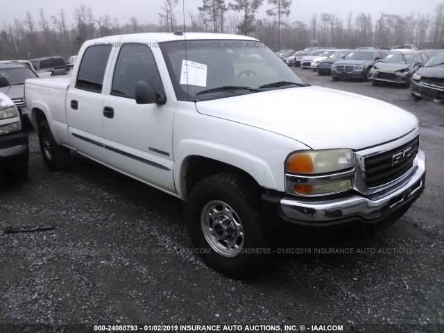 1GTGK23U74F134817 - 2004 GMC SIERRA WHITE photo 1