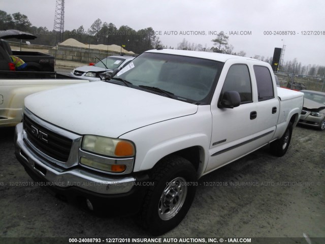 1GTGK23U74F134817 - 2004 GMC SIERRA WHITE photo 2