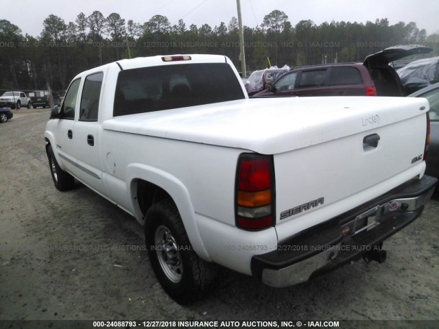 1GTGK23U74F134817 - 2004 GMC SIERRA WHITE photo 3