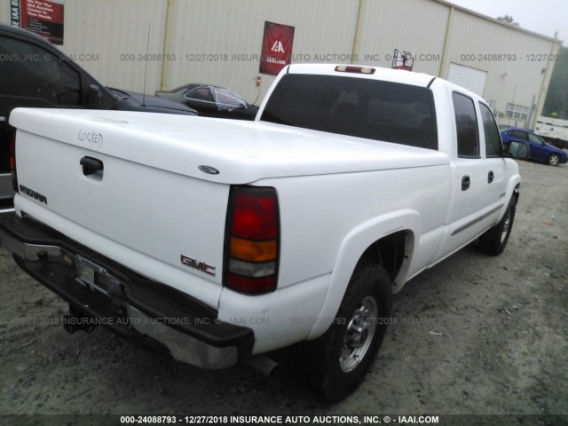 1GTGK23U74F134817 - 2004 GMC SIERRA WHITE photo 4