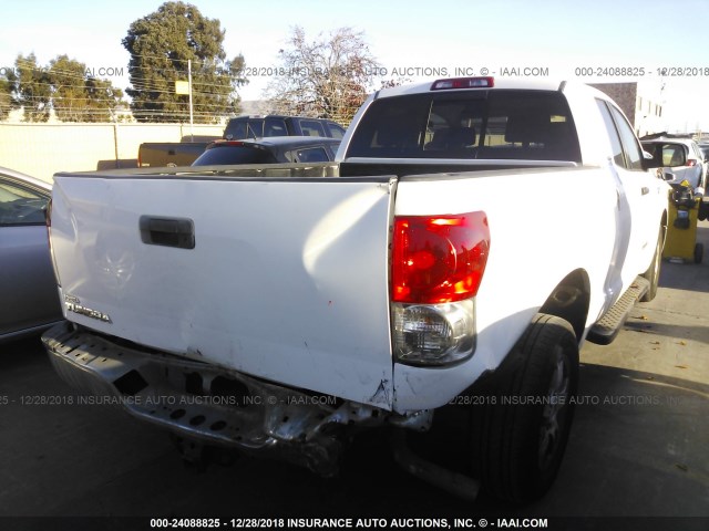 5TBRV54137S452274 - 2007 TOYOTA TUNDRA DOUBLE CAB SR5 WHITE photo 4