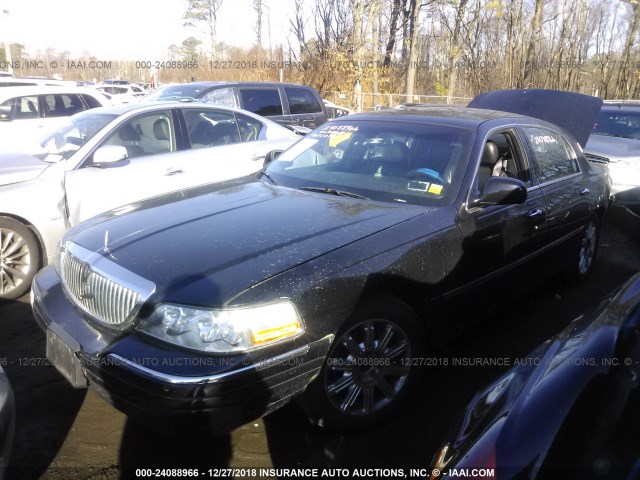 2LNBL8CV7AX629419 - 2010 LINCOLN TOWN CAR SIGNATURE LIMITED BLACK photo 2