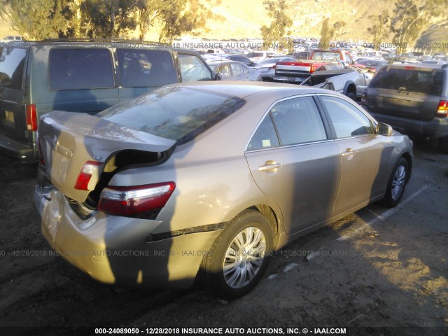 4T1BE46KX9U907155 - 2009 TOYOTA CAMRY SE/LE/XLE GOLD photo 4