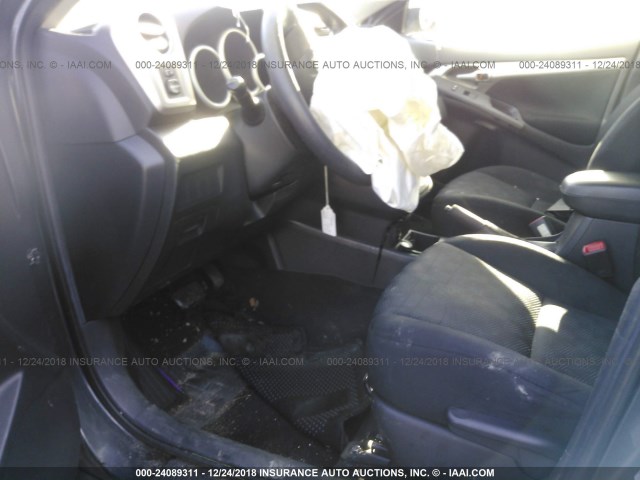 2T1KU40EX9C189436 - 2009 TOYOTA COROLLA MATRIX  GRAY photo 5