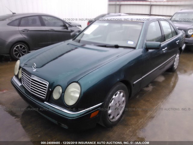 WDBJF20F5TJ021393 - 1996 MERCEDES-BENZ E 300D GREEN photo 2