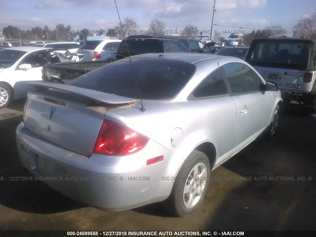 1G2AS18H797176423 - 2009 PONTIAC G5 SILVER photo 4