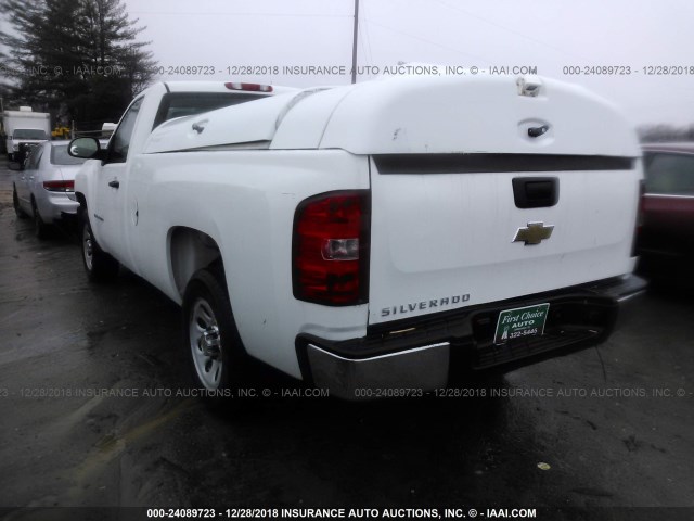 1GCEC14X79Z239869 - 2009 CHEVROLET SILVERADO C1500 WHITE photo 3