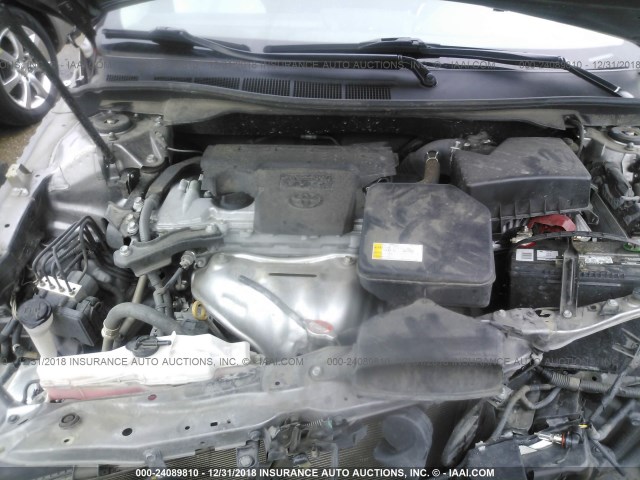 4T1BF1FK7GU161949 - 2016 TOYOTA CAMRY LE/XLE/SE/XSE ნაცრისფერი ფოტო 10