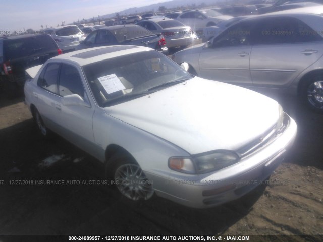 JT2BF12K0T0147847 - 1996 TOYOTA CAMRY LE/XLE/SE WHITE photo 1