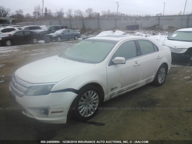 3FADP0L33AR211428 - 2010 FORD FUSION HYBRID WHITE photo 2