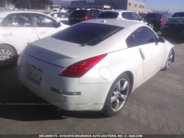 JN1BZ34E48M751101 - 2008 NISSAN 350Z COUPE WHITE photo 4