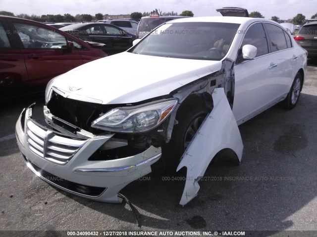 KMHGC4DDXDU246574 - 2013 HYUNDAI GENESIS 3.8L WHITE photo 2