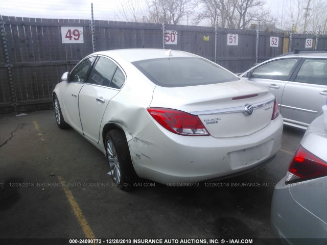 2G4GT5GK2C9107969 - 2012 BUICK REGAL PREMIUM WHITE photo 3