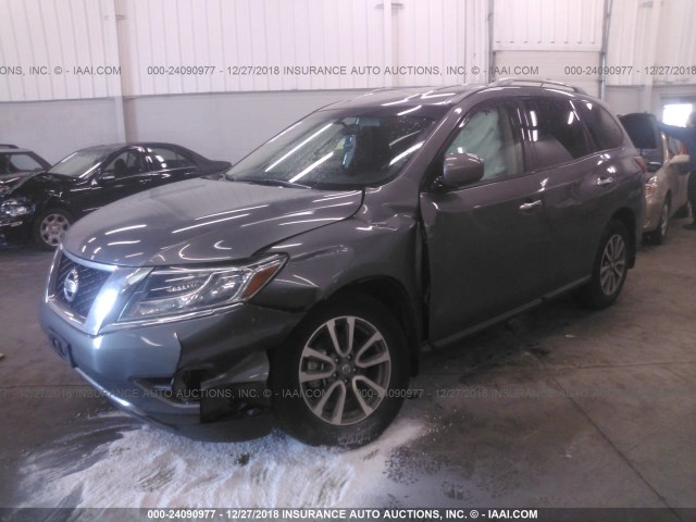 5N1AR2MM9GC665373 - 2016 NISSAN PATHFINDER S/SV/SL/PLATINUM GRAY photo 2