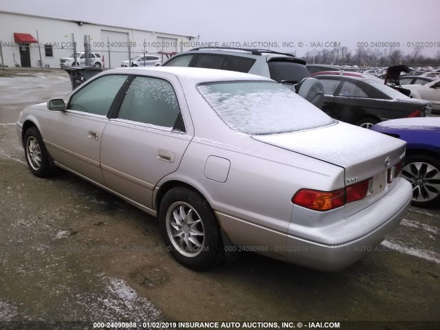 4T1BG22K61U030866 - 2001 TOYOTA CAMRY CE/LE/XLE SILVER photo 3