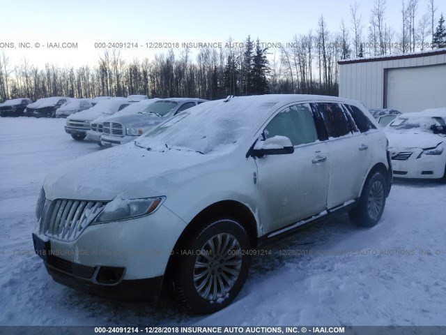 2LMDJ8JK9EBL11896 - 2014 LINCOLN MKX WHITE photo 2