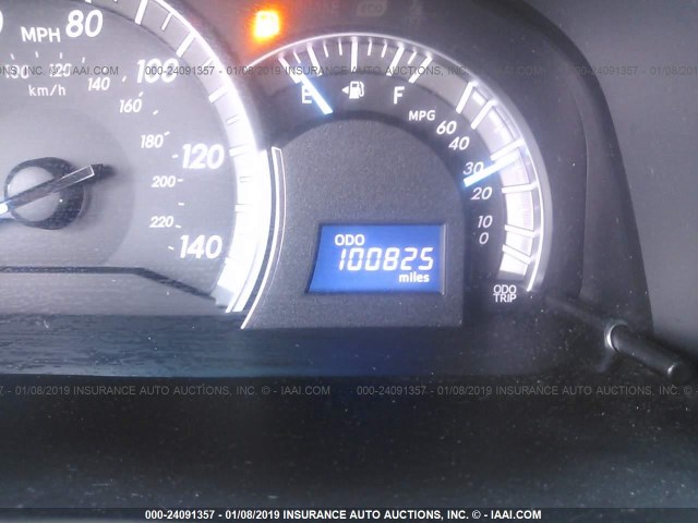 4T1BF1FK2DU280326 - 2013 TOYOTA CAMRY L/SE/LE/XLE ნაცრისფერი ფოტო 7