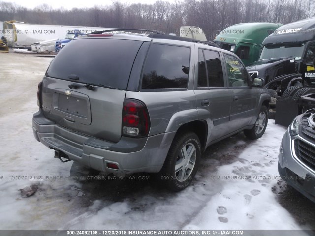 1GNDT13S752388875 - 2005 CHEVROLET TRAILBLAZER LS/LT GRAY photo 4