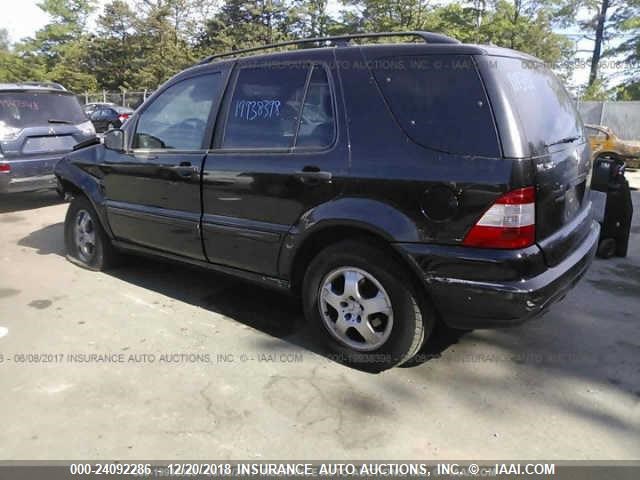 4JGAB54E02A292422 - 2002 MERCEDES-BENZ ML 320 BLACK photo 3