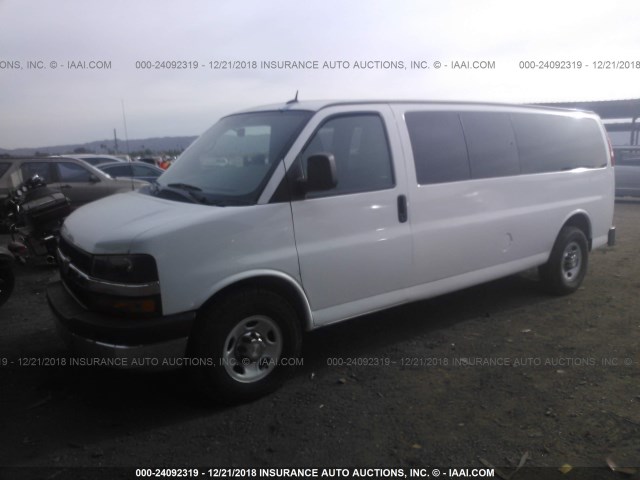 1GAZG1FG5D1142530 - 2013 CHEVROLET EXPRESS G3500 LT WHITE photo 2