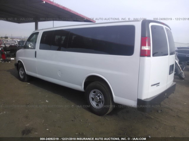 1GAZG1FG5D1142530 - 2013 CHEVROLET EXPRESS G3500 LT WHITE photo 3