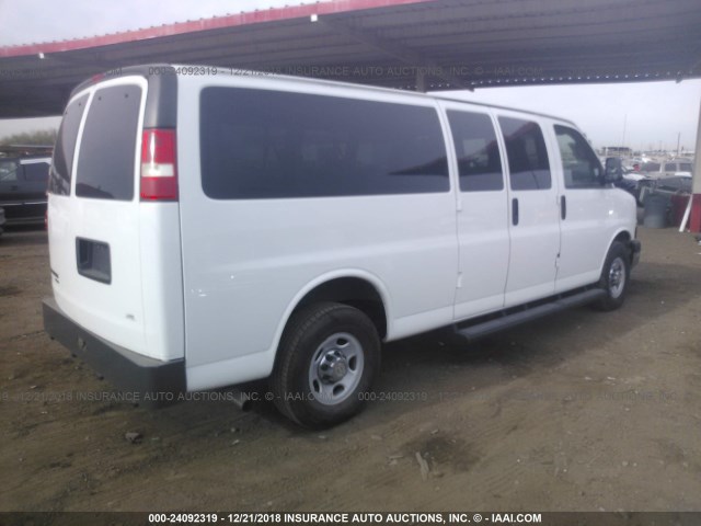 1GAZG1FG5D1142530 - 2013 CHEVROLET EXPRESS G3500 LT WHITE photo 4