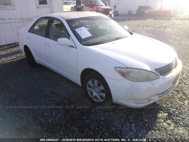 4T1BE32K13U230357 - 2003 TOYOTA CAMRY LE/XLE/SE WHITE photo 1