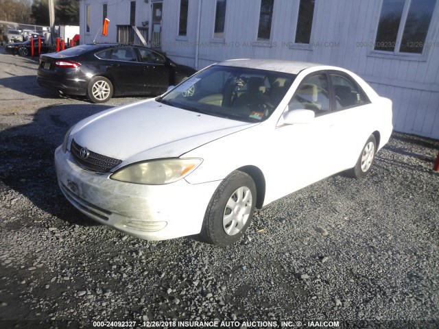 4T1BE32K13U230357 - 2003 TOYOTA CAMRY LE/XLE/SE WHITE photo 2