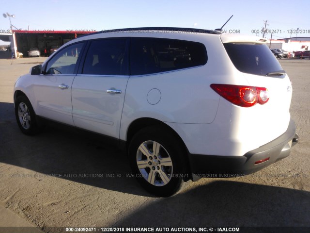 1GNKRGED1CJ186897 - 2012 CHEVROLET TRAVERSE LT WHITE photo 3