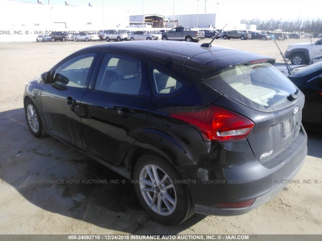 1FADP3K26JL283555 - 2018 FORD FOCUS SE შავი ფოტო 3