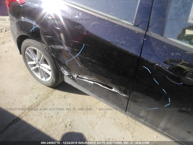 1FADP3K26JL283555 - 2018 FORD FOCUS SE შავი ფოტო 6