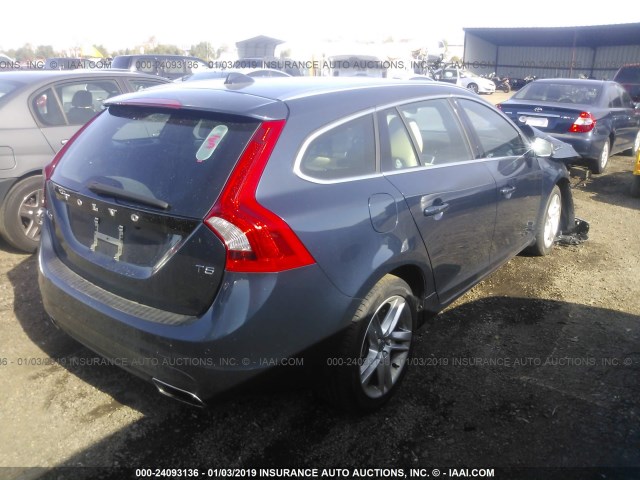 YV140MEK7F1261612 - 2015 VOLVO V60 PREMIER BLUE photo 4