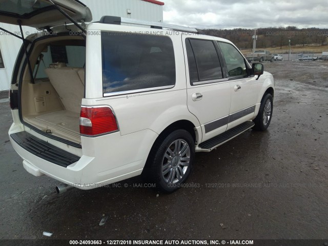 5LMFU28528LJ17866 - 2008 LINCOLN NAVIGATOR 白色 照片 4