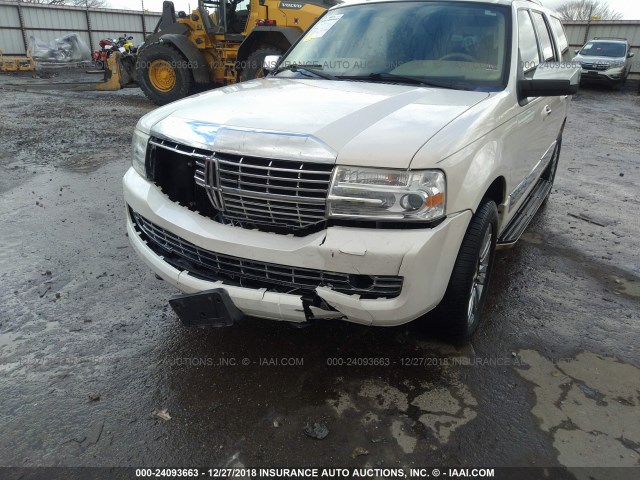 5LMFU28528LJ17866 - 2008 LINCOLN NAVIGATOR 白色 照片 6