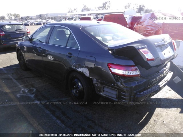 4T1BF3EK9BU219825 - 2011 TOYOTA CAMRY SE/LE/XLE 灰色 照片 3