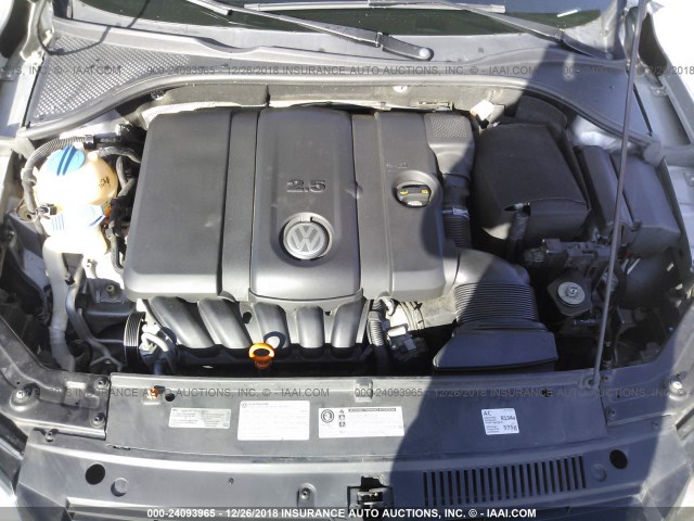 1VWAP7A34DC056123 - 2013 VOLKSWAGEN PASSAT S SILVER photo 10