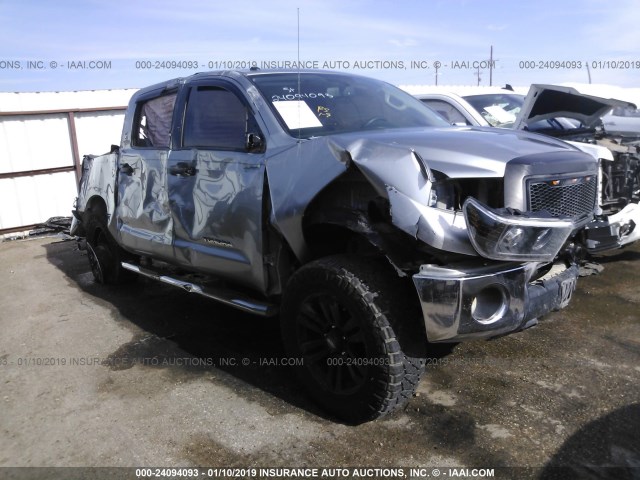 5TFEM5F10DX057626 - 2013 TOYOTA TUNDRA CREWMAX SR5 SILVER photo 1