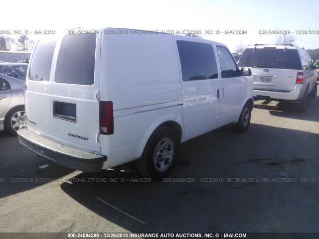 1GCDM19X25B118722 - 2005 CHEVROLET ASTRO WHITE photo 4