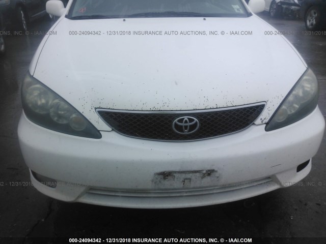 4T1BE32K55U568167 - 2005 TOYOTA CAMRY LE/XLE/SE WHITE photo 6