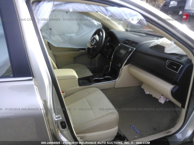 4T1BF1FK1FU106461 - 2015 TOYOTA CAMRY LE/XLE/SE/XSE TAN photo 5
