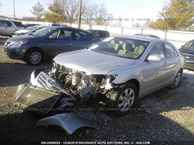 4T1BF3EK1BU642088 - 2011 TOYOTA CAMRY SE/LE/XLE 银色 照片 2