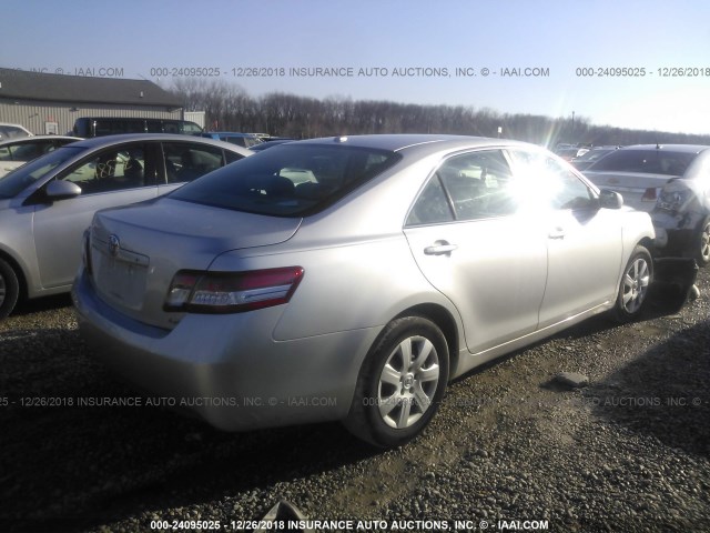 4T1BF3EK1BU642088 - 2011 TOYOTA CAMRY SE/LE/XLE 银色 照片 4