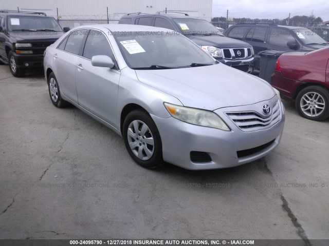 4T1BF3EK0BU683411 - 2011 TOYOTA CAMRY SE/LE/XLE SILVER photo 1